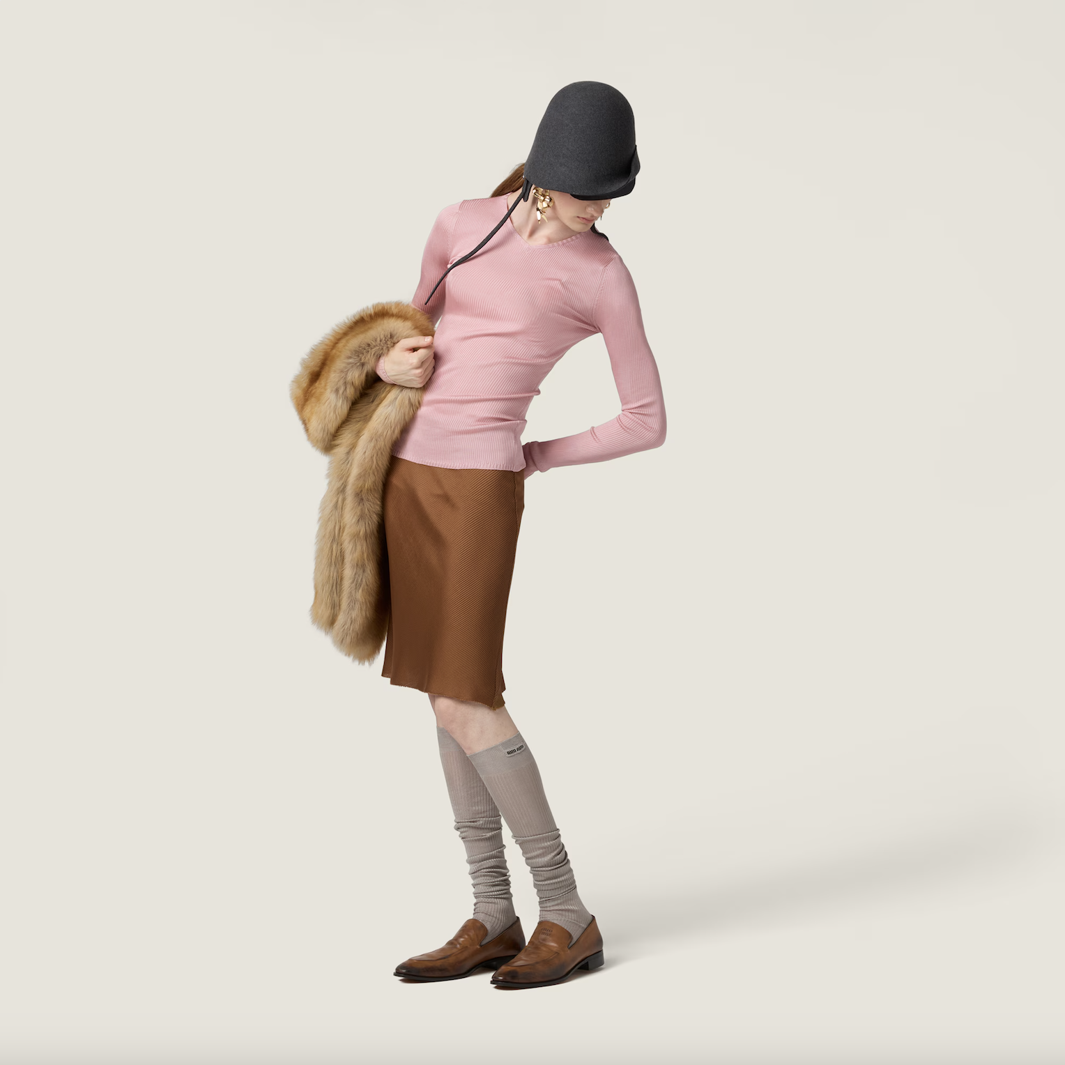 Pull en soie à col en V