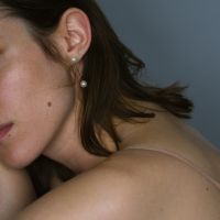 2 PEARL BARBELLE STUD